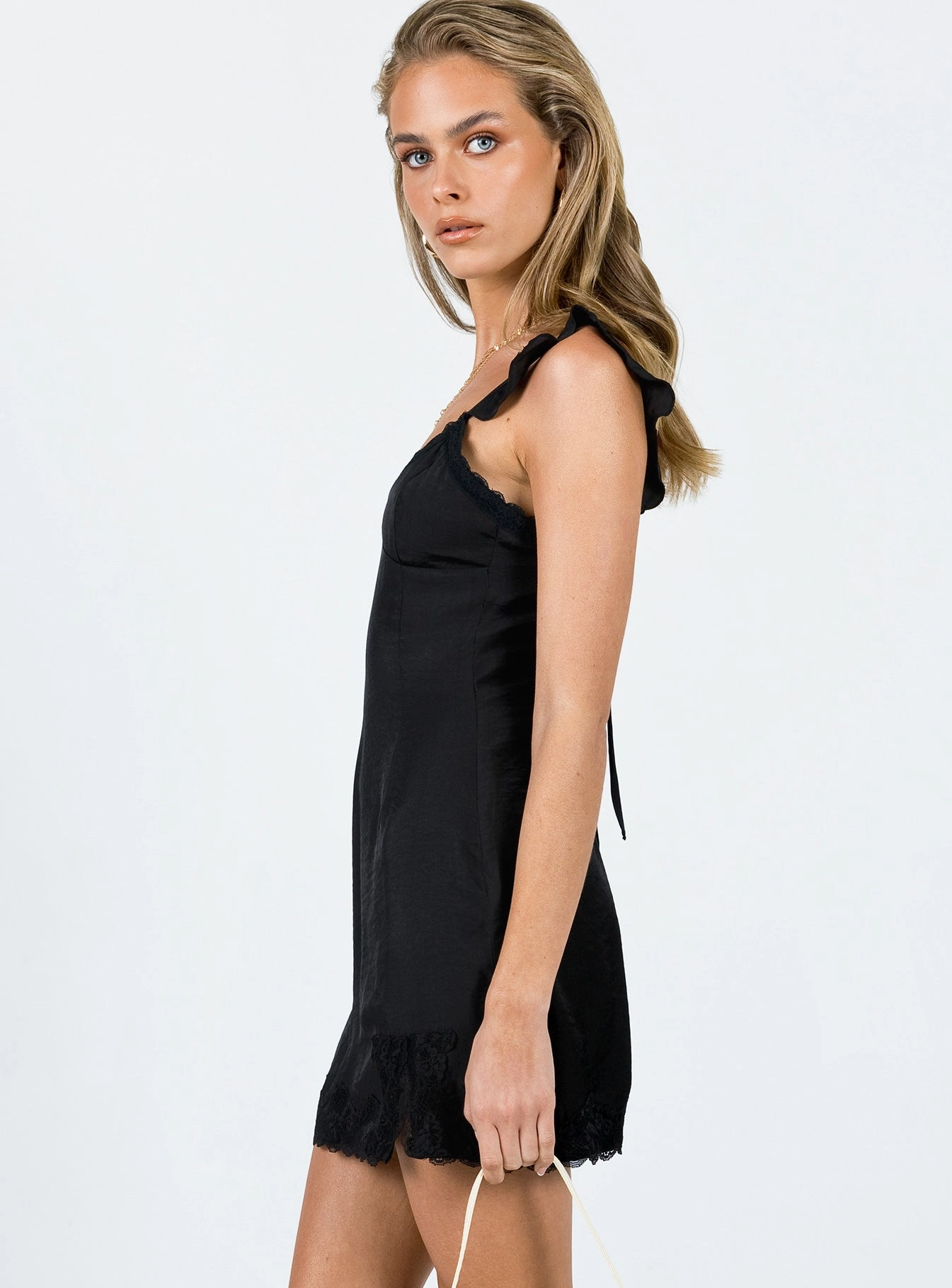 Emanuel Mini Dress Black Relaxed and Effortless spring outfit