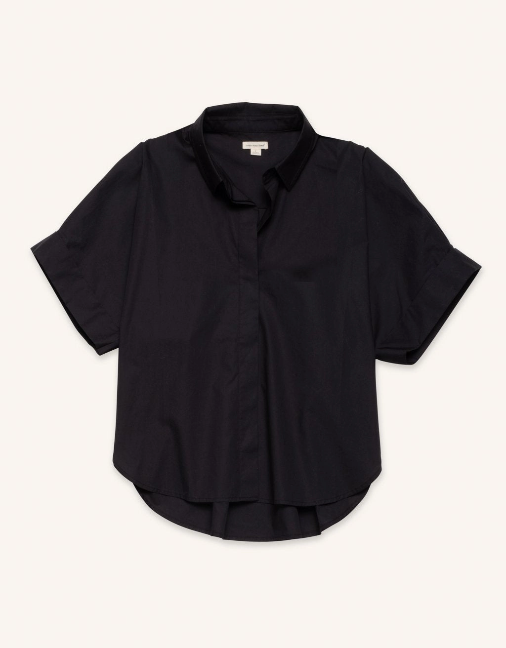 Handcrafted Detail Timeless Piece unsubscribed poplin short sleeve button down shirt