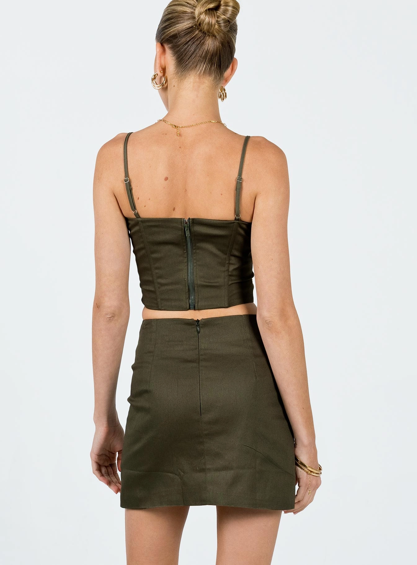 Clean Aesthetic Smooth Layer Karina Set Khaki