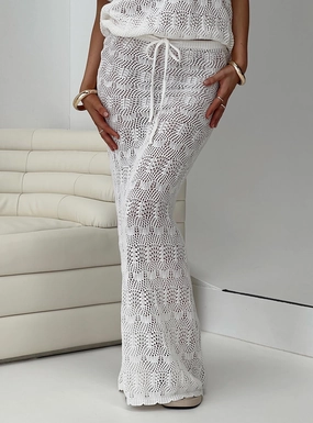Hip Skimming Vacation Knit Maxi Skirt White
