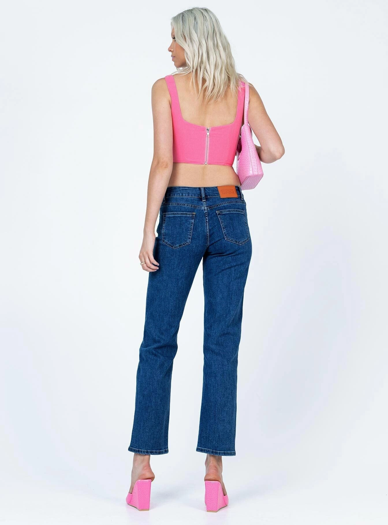 Rhye Low Rise Jeans Mid Wash Denim Daily Essentials Versatile Everyday Wear