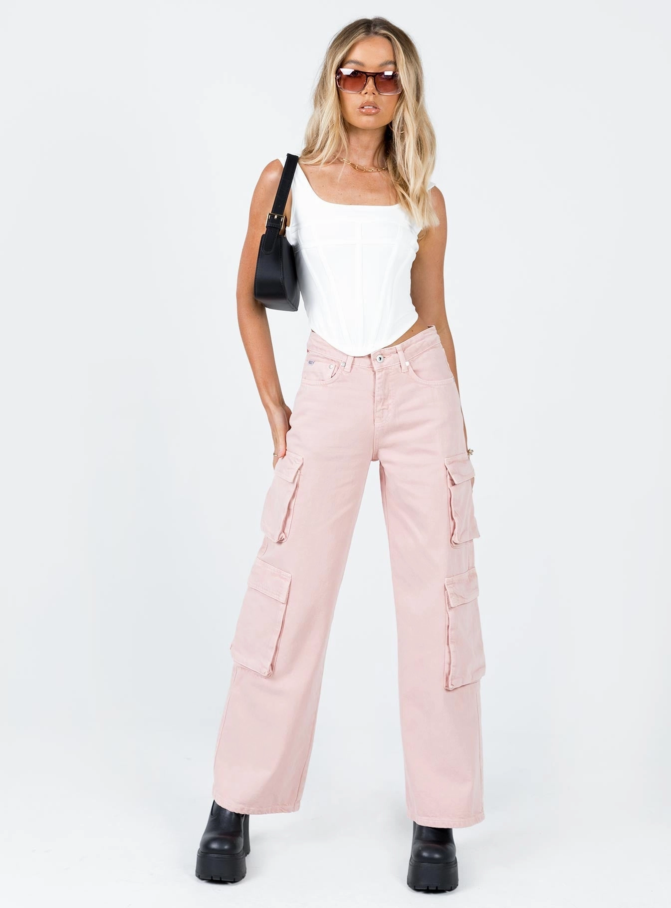 Modern Earthy Party Look Sunny Vibes Couple Look The Ragged Priest Brat Jeans Pink