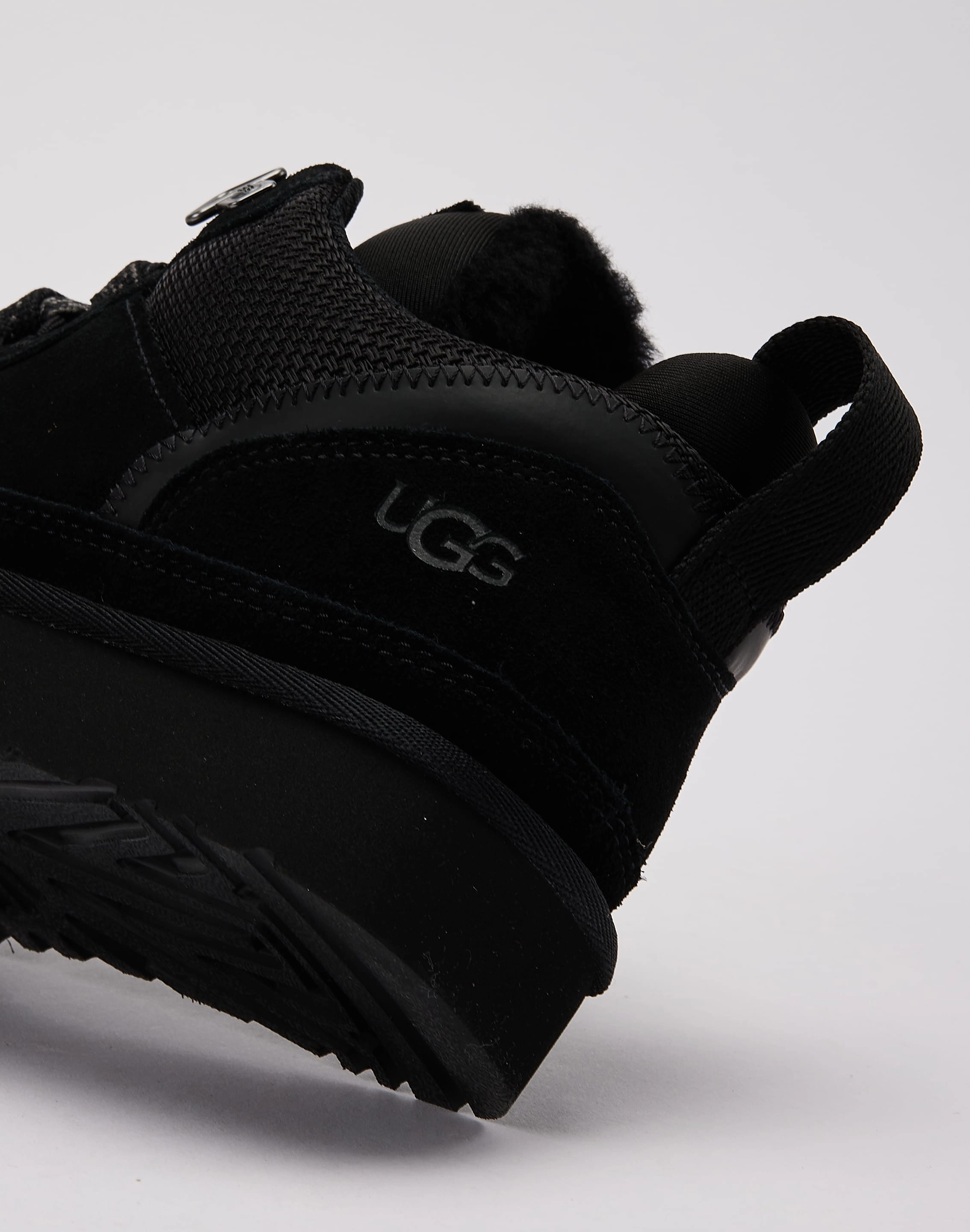 On Foot UGG Lowmel
