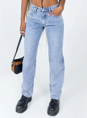 Everyday Party Look Season Ready Stunner Low Rise Light Wash Jeans Denim