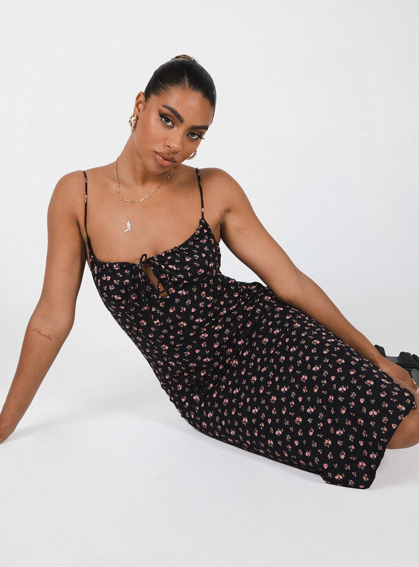 Evening Motion Noda Midi Dress Black / Floral