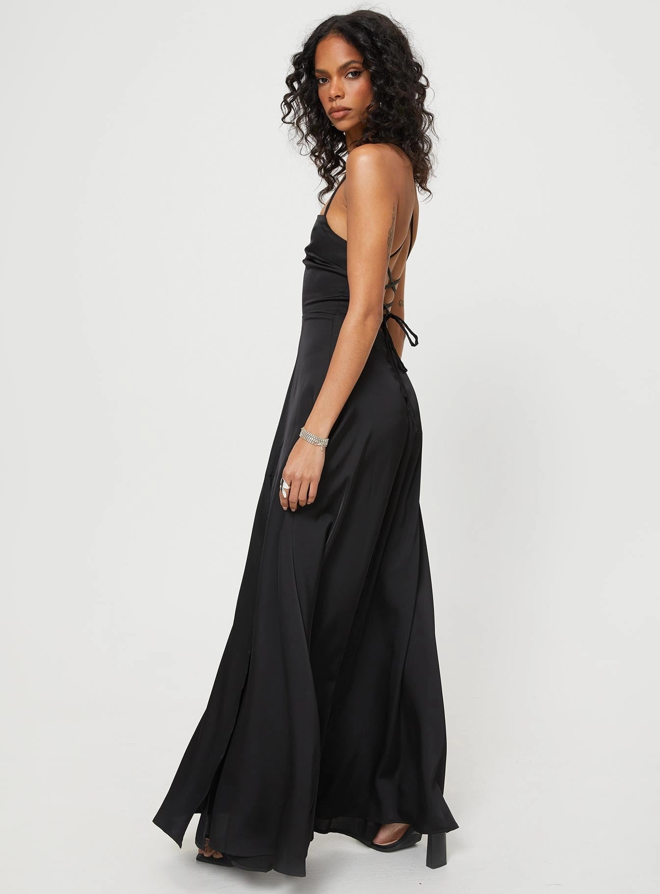 Kerwin Maxi Dress Black Flattering Fit for All