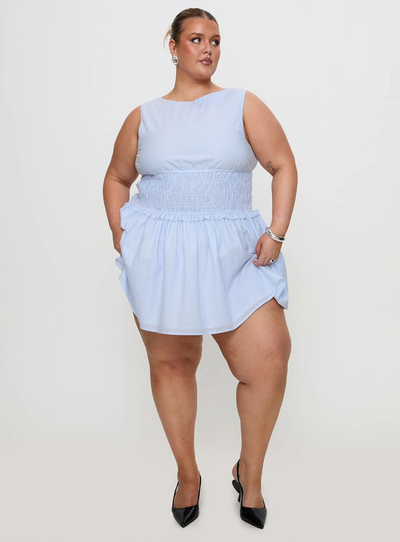 Soft Hue Yennifer Shirred Mini Dress Blue / White Curve