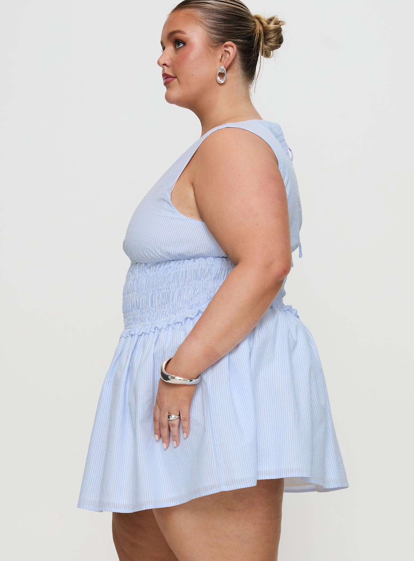 Kind Glow Yennifer Shirred Mini Dress Blue / White Curve