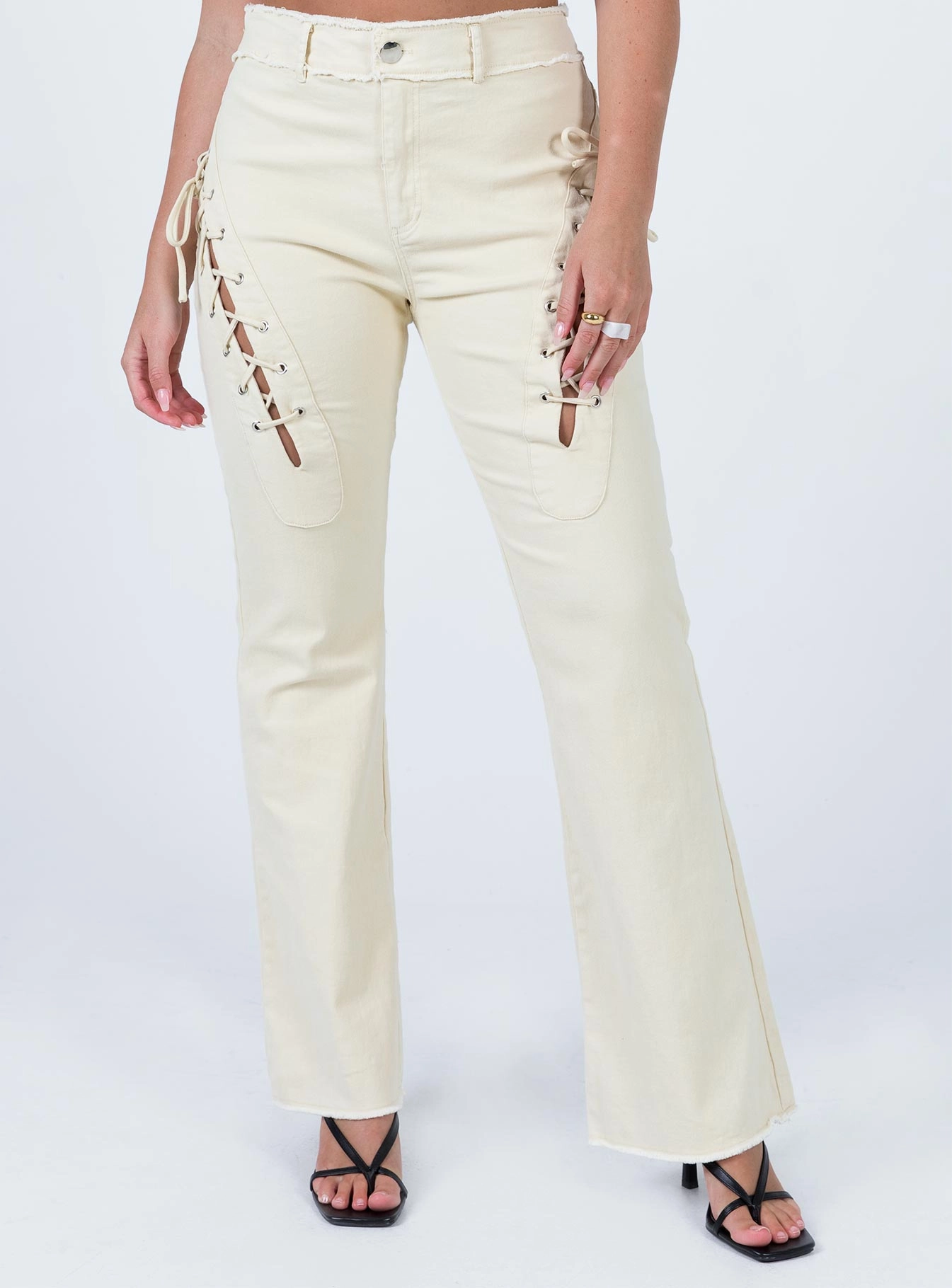 Selina Pants Beige Snug Fit Minimal Fit