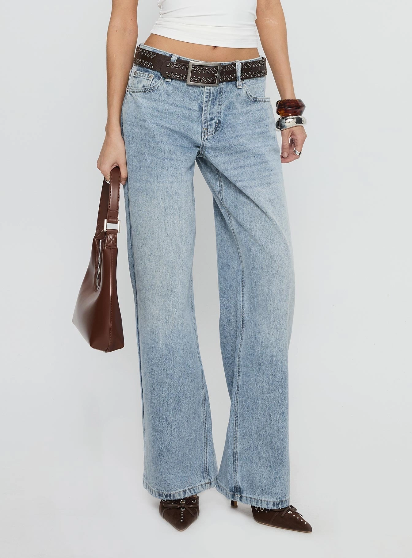 Spring Mood Party Look Classic Serenitia Mid Rise Relaxed Jeans Light Wash Petite
