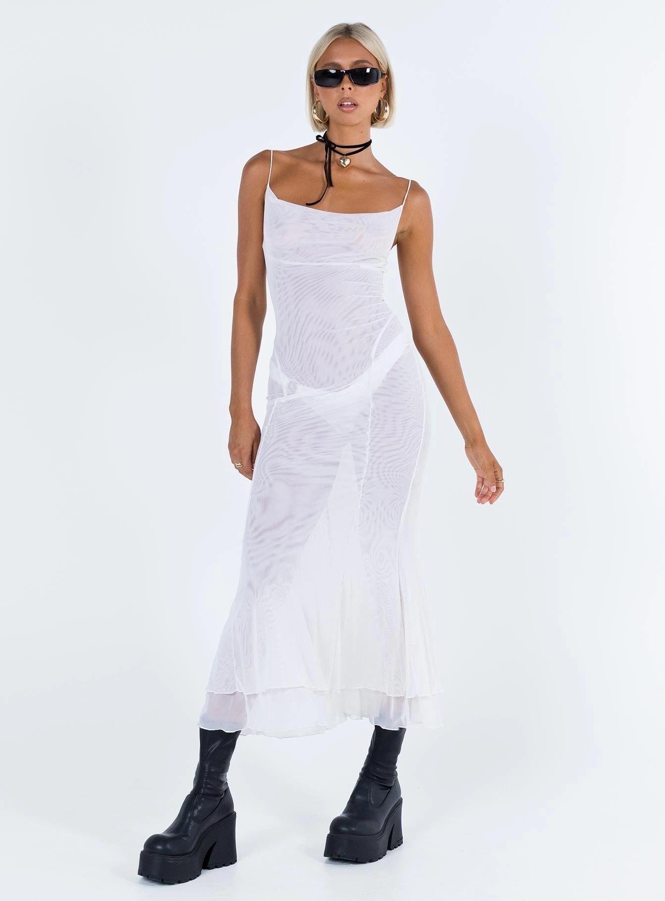 Sikora Vintage Maxi Dress White Silky Silhouette Fitted Mood