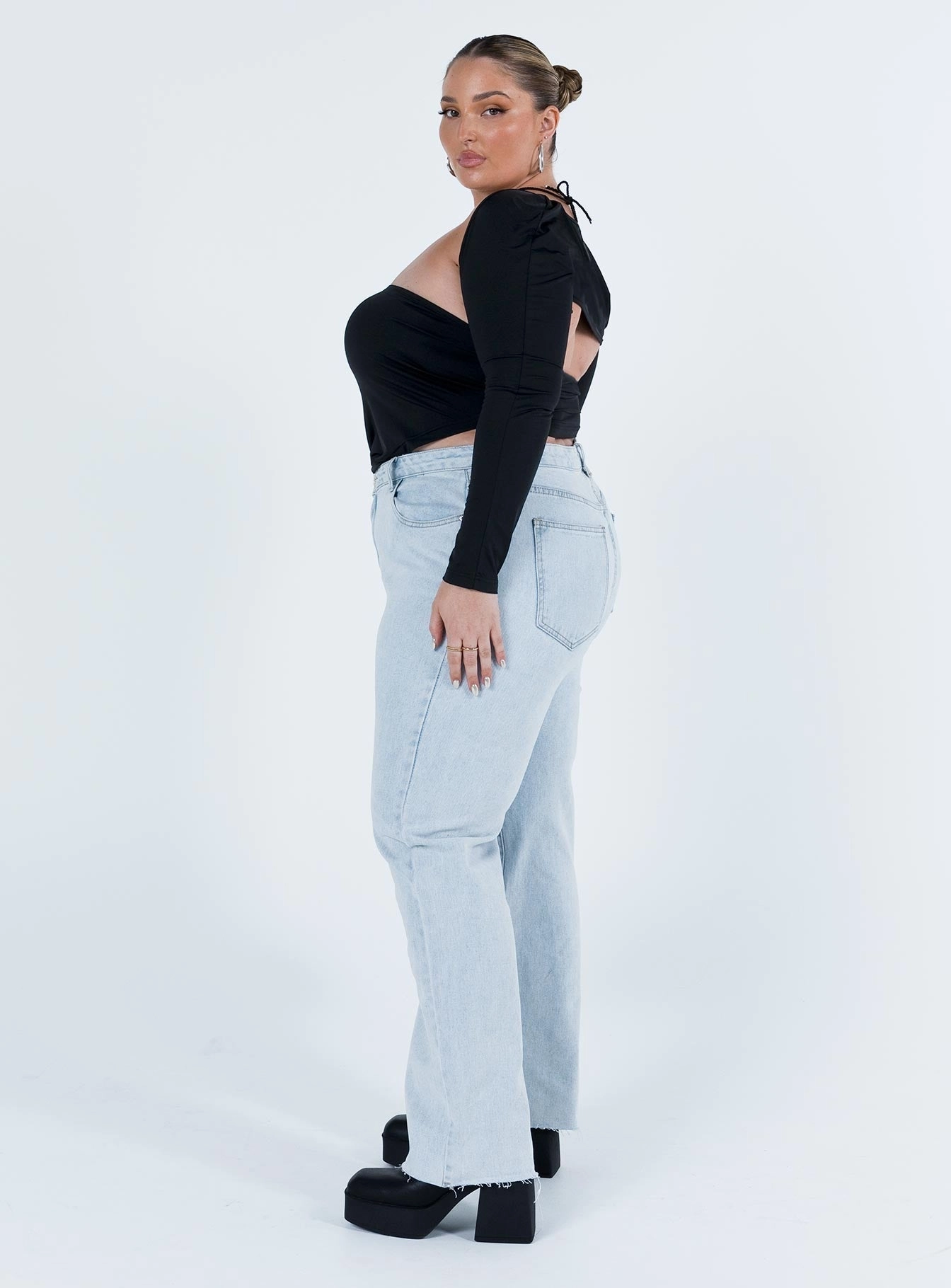 Queenstown Straight Leg Jeans Light Wash Denim Curve Neutral Tone