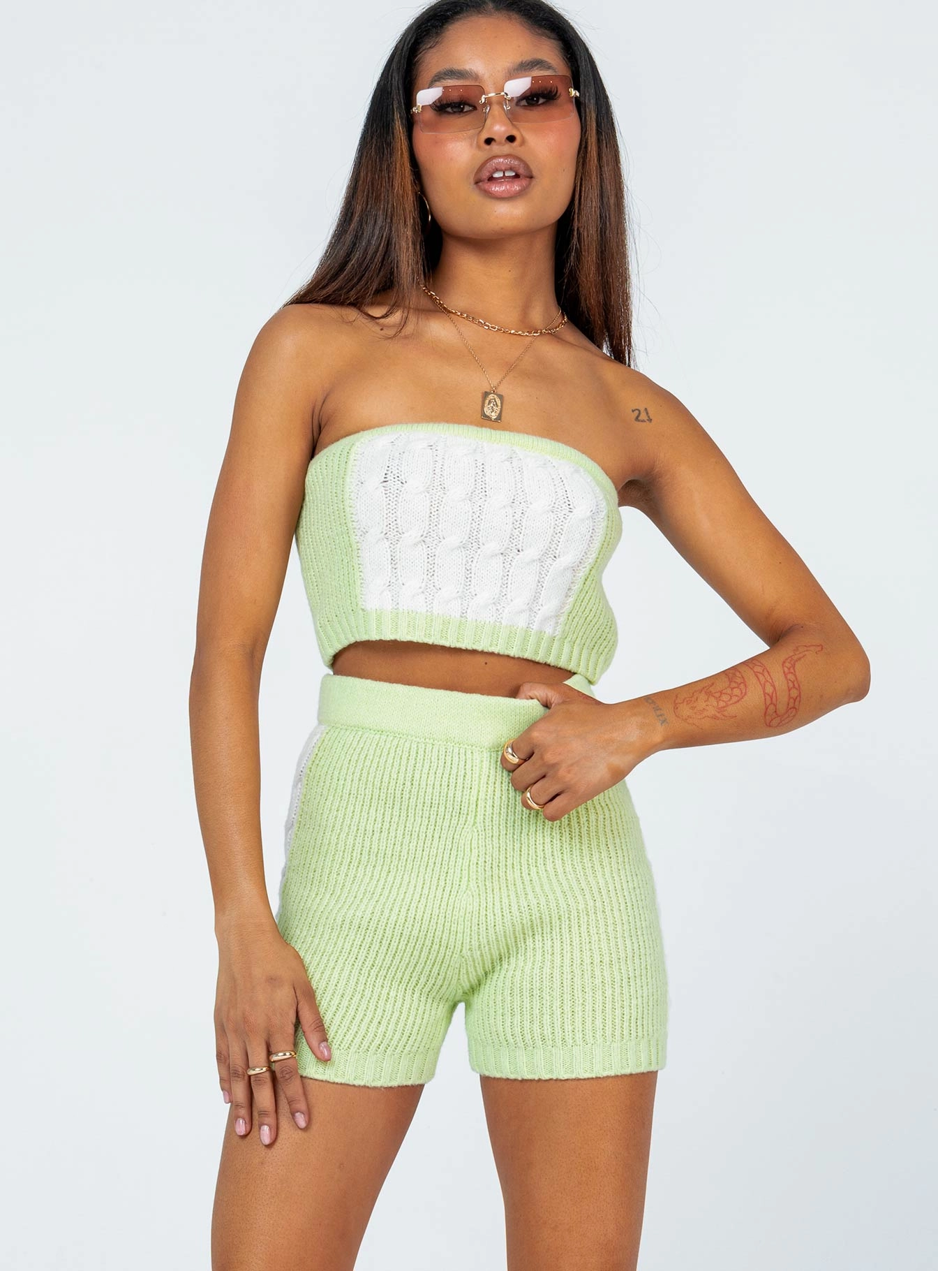 Cal Cable Knit Shorts Green All Season Wear Slim Fit Design