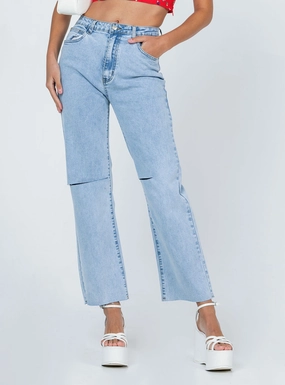 Sleek Option Daysia Lightwash Denim Jeans
