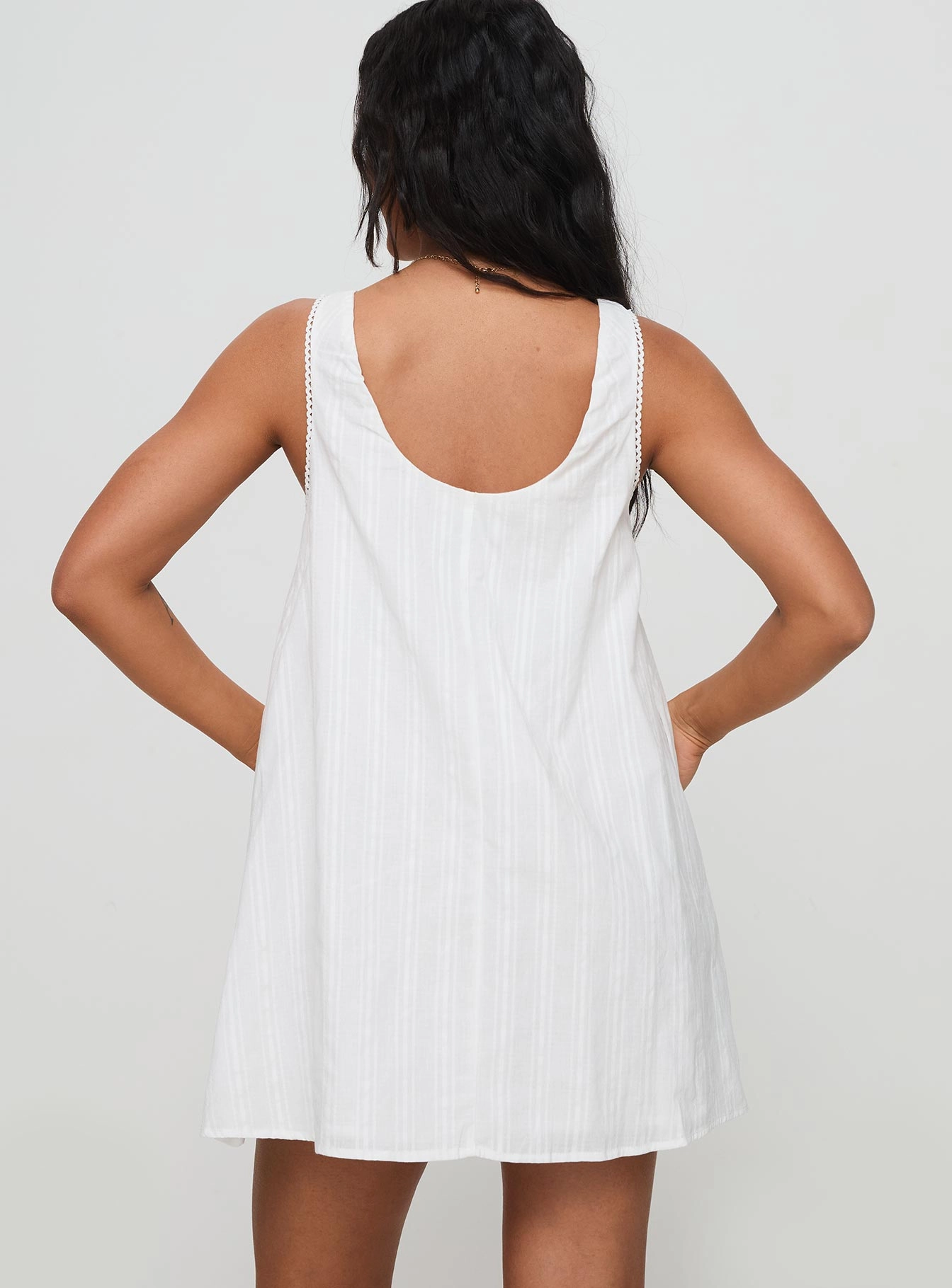 Antiquity Swing Mini Dress White Classic Vibe Floral Comfort