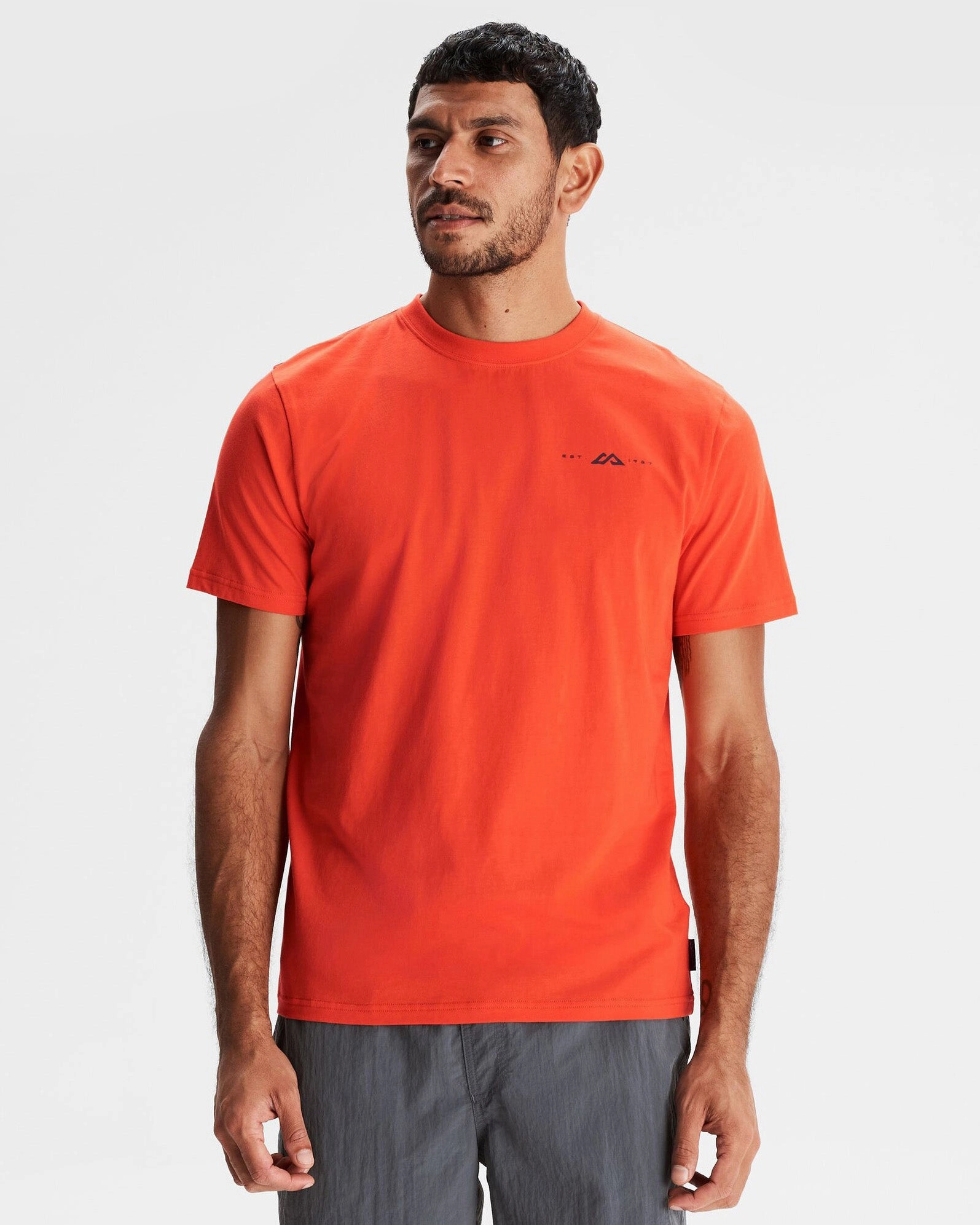 Beach Wear Men's Mountain Rays Organic Cotton T-shirt - Hut Orange