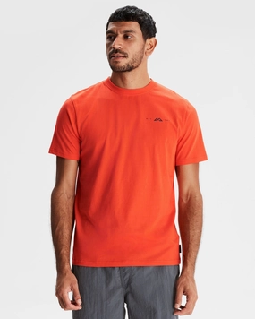 Flattering Fit Men's Mountain Rays Organic Cotton T-shirt - Hut Orange