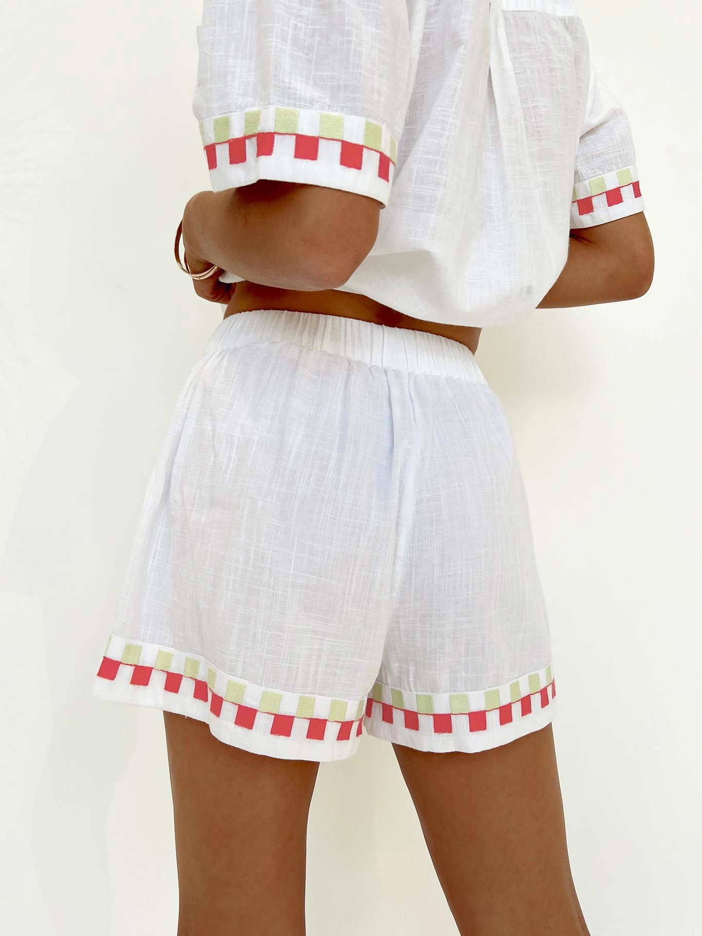 Coastal Shorts Ivory high - rise Comfort Stretch