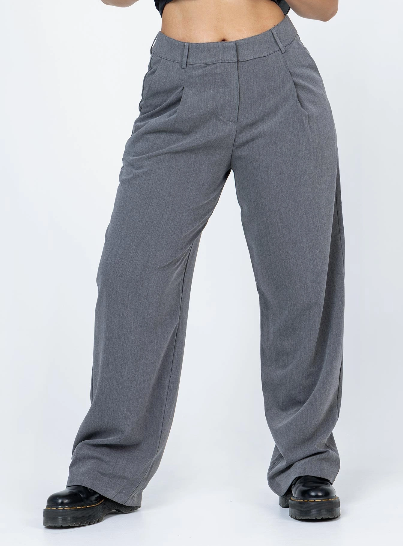 Casual Layering Motel Sakaria Trouser Tailoring Charcoal
