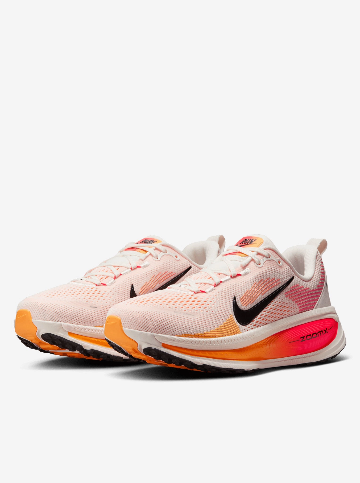 running during sunrise beach jogging Vomero 18 Womens