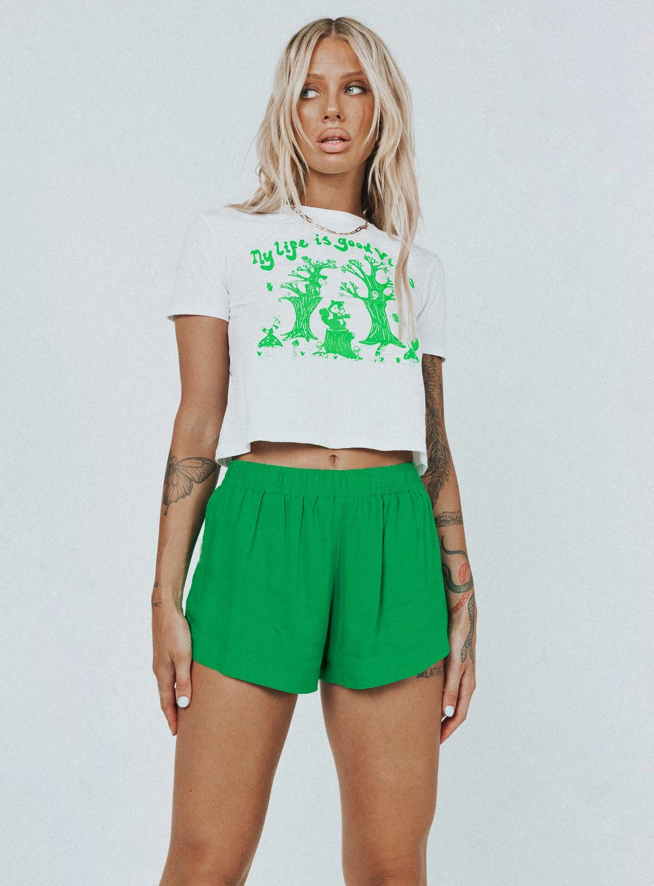 Beach House Shorts Green Quick Layering Sleek Design