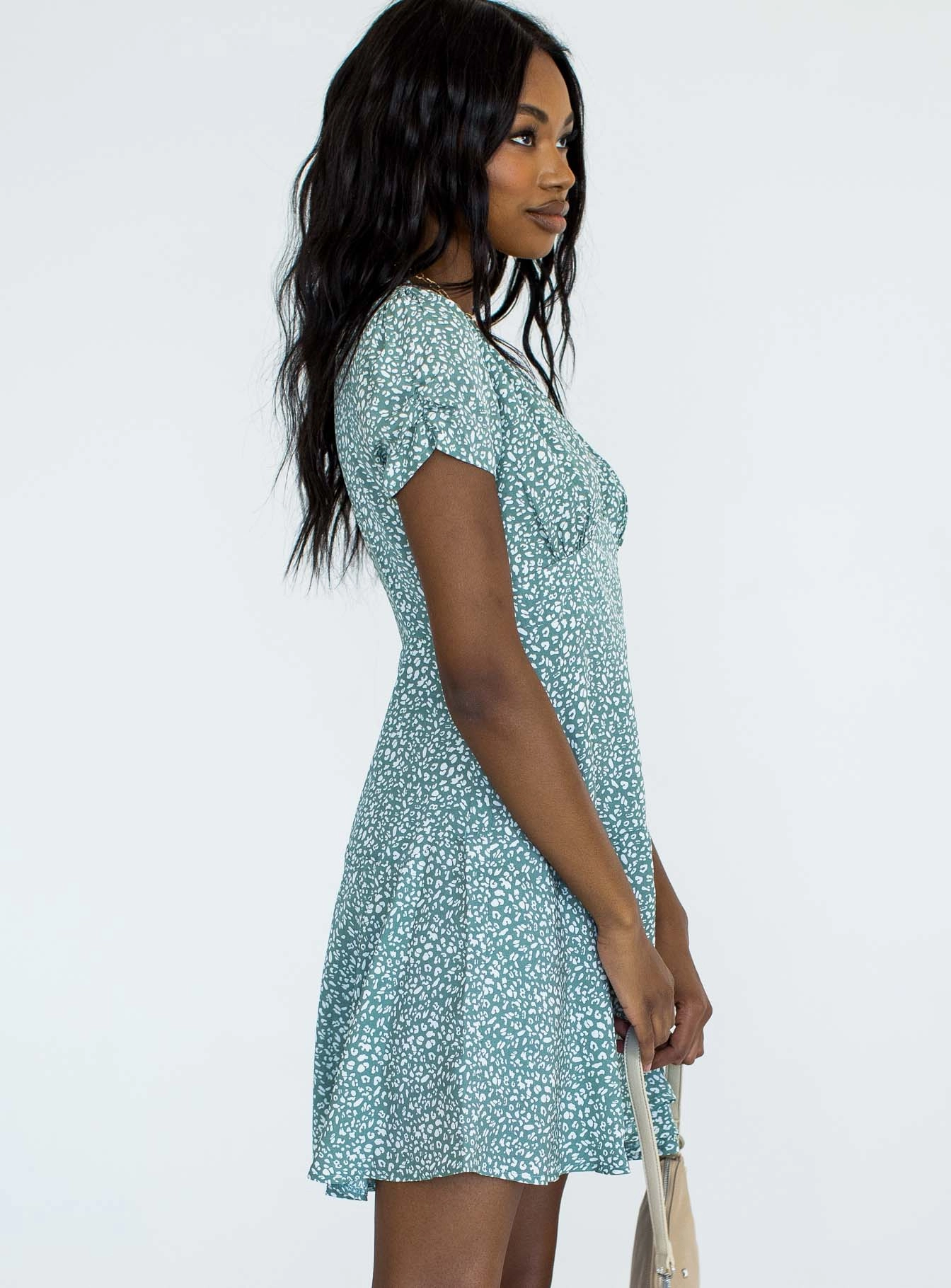 Airy Movement The Sting Mini Dress Green Leopard
