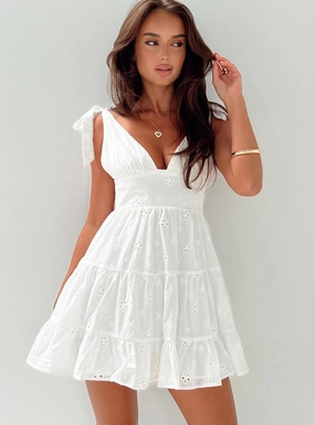 Galvis Mini Dress White Petite Calm Tone