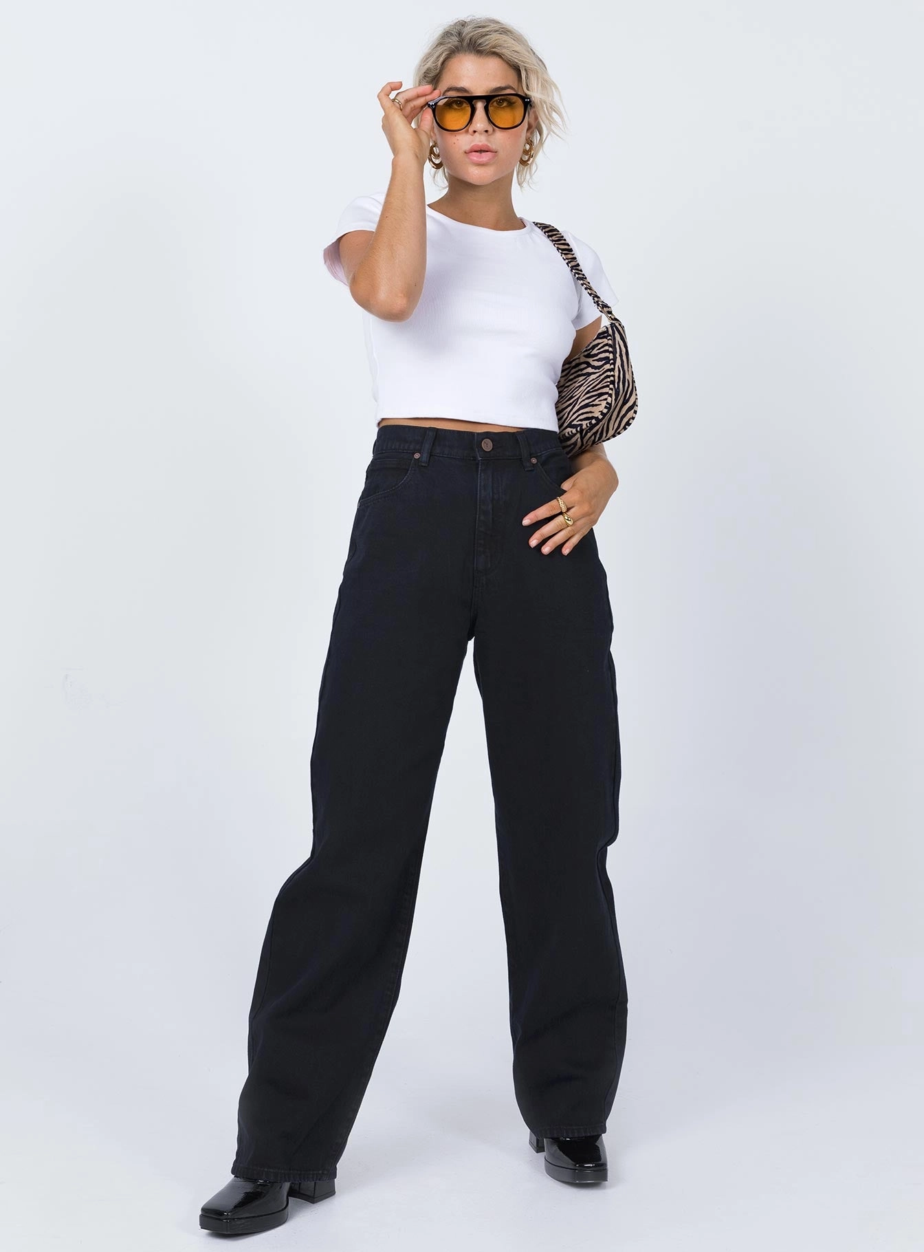 Abrand Slouch Jean Black Softened Lining