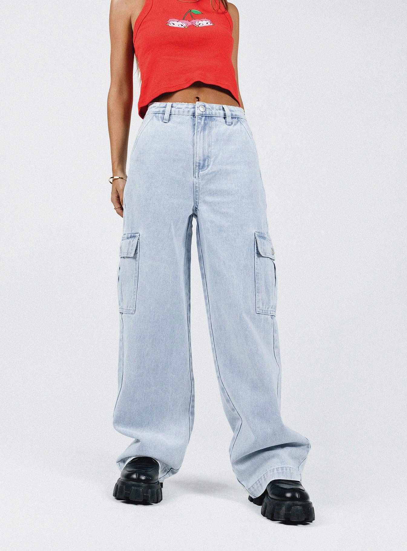 Travel Outfit Professional Wear Brunch Outfit Summer Vibes Versatile Marylou Cargo Jeans Light Wash Denim