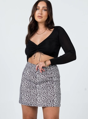 Limited Quantity Curvy Fit Selby Mini Skirt Black / White Leopard