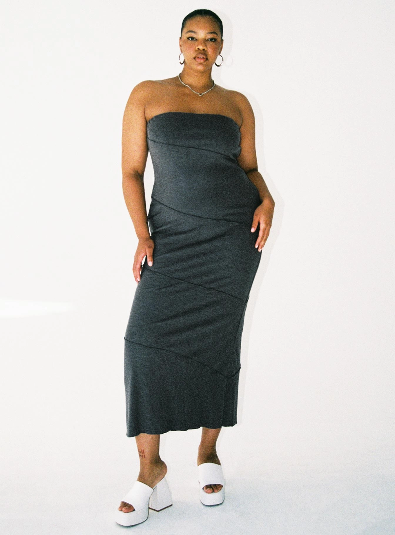 Oscar Midi Dress Grey Curve Pink Glow