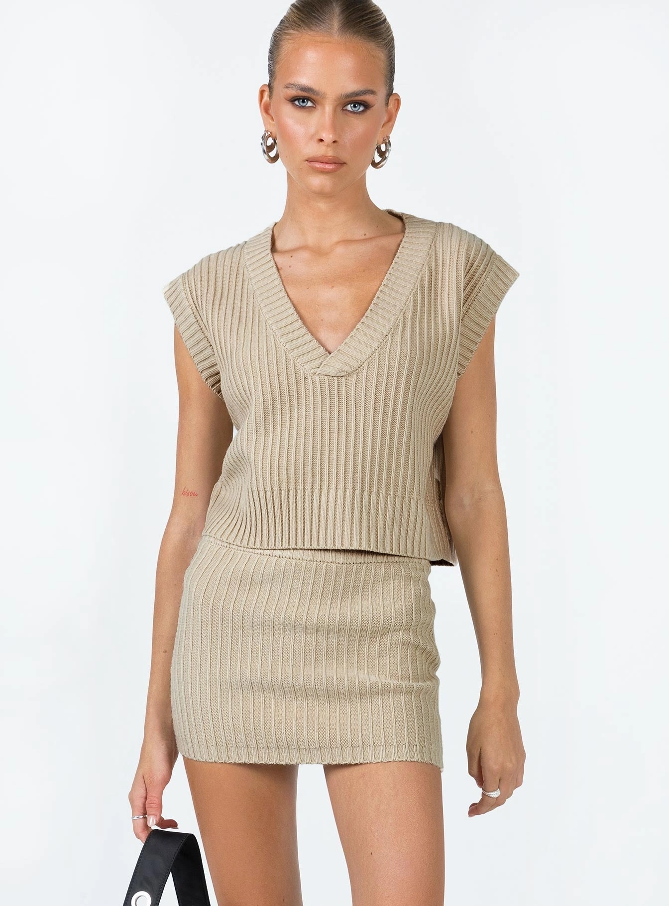 Wool blend Relaxed Motion Saddle Knit Mini Skirt Beige