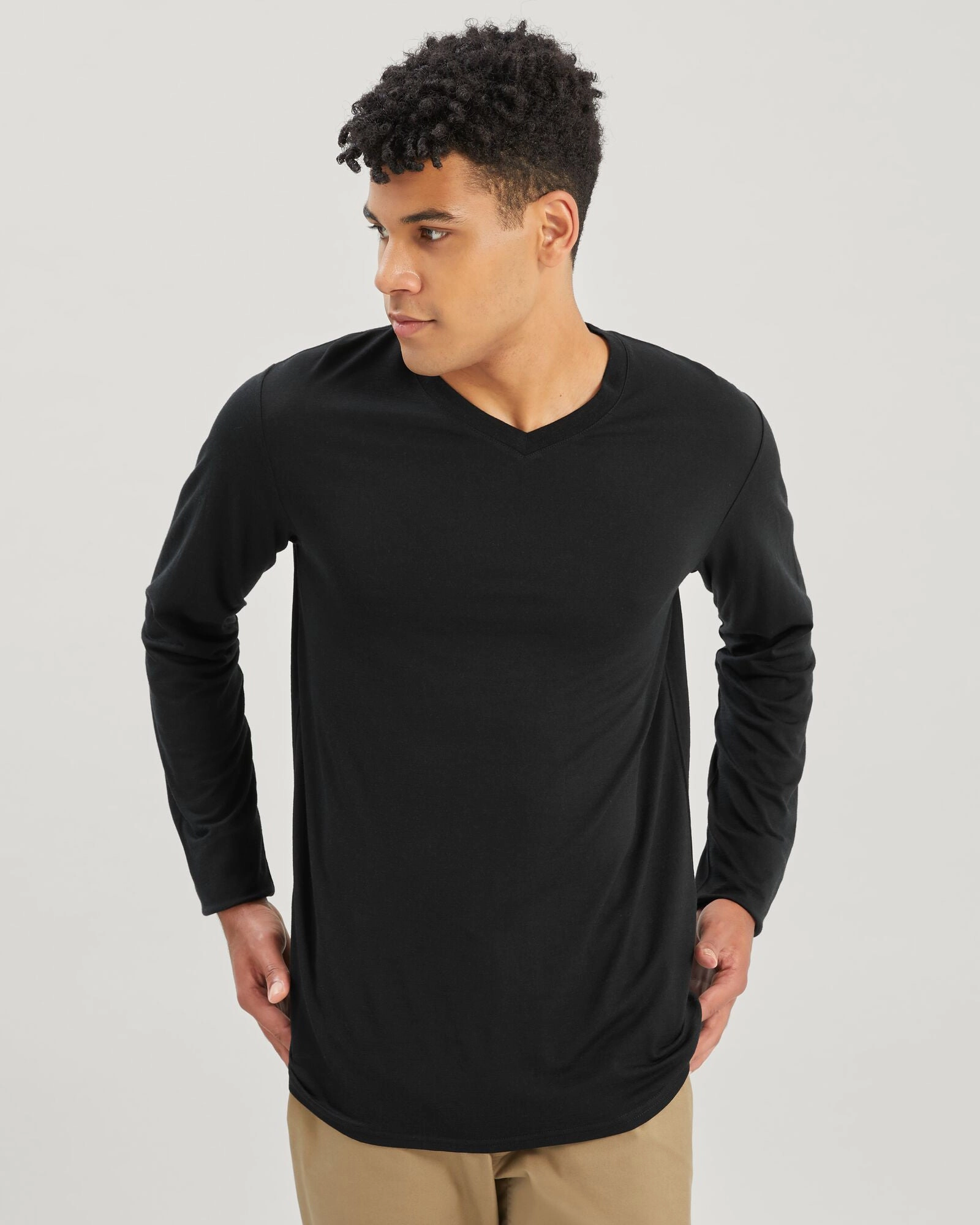 Men's 100% Merino Long Sleeve V-Top - Black Sleek Stretch Sustainable Sourcing Certified