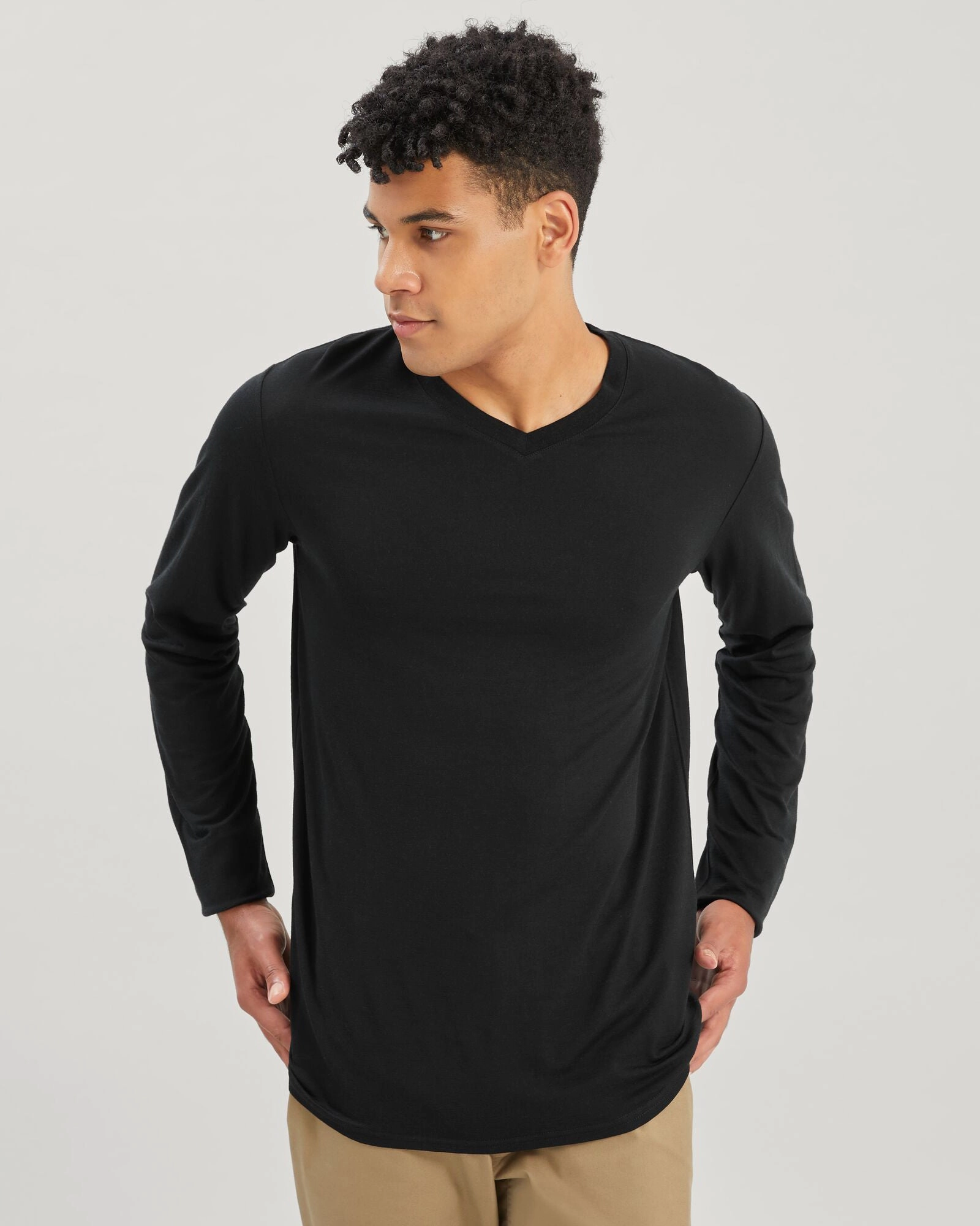 Men's 100% Merino Long Sleeve V-Top - Black Effortless Layering All-Purpose Knit