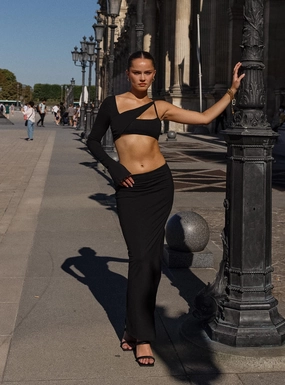Reimagined Classic Outfit Ideas JGR & STN Eve Maxi Skirt Black
