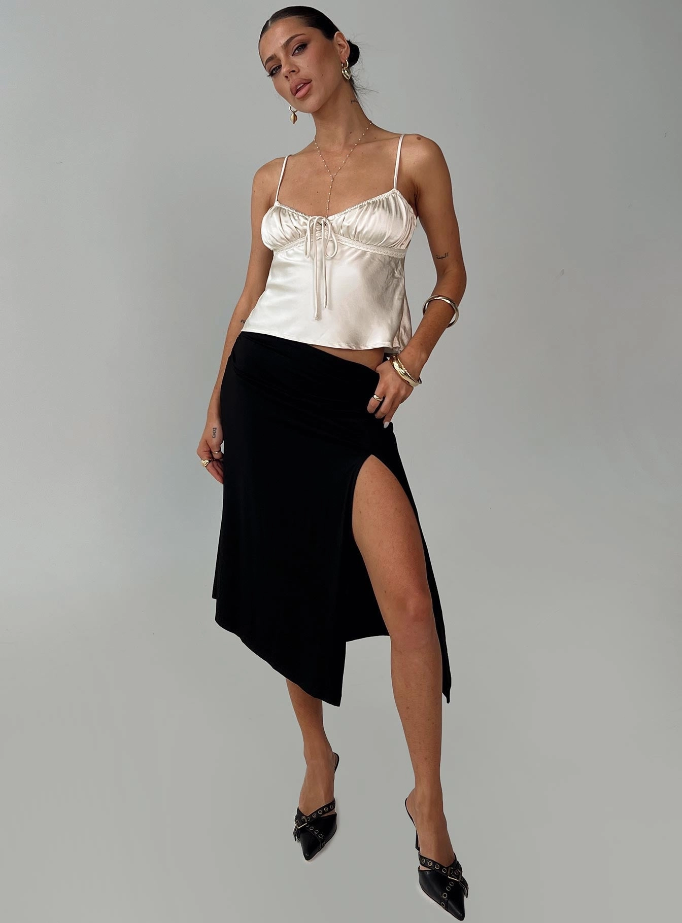 Laser Cut Edges Venissa Ruched Midi Skirt Black