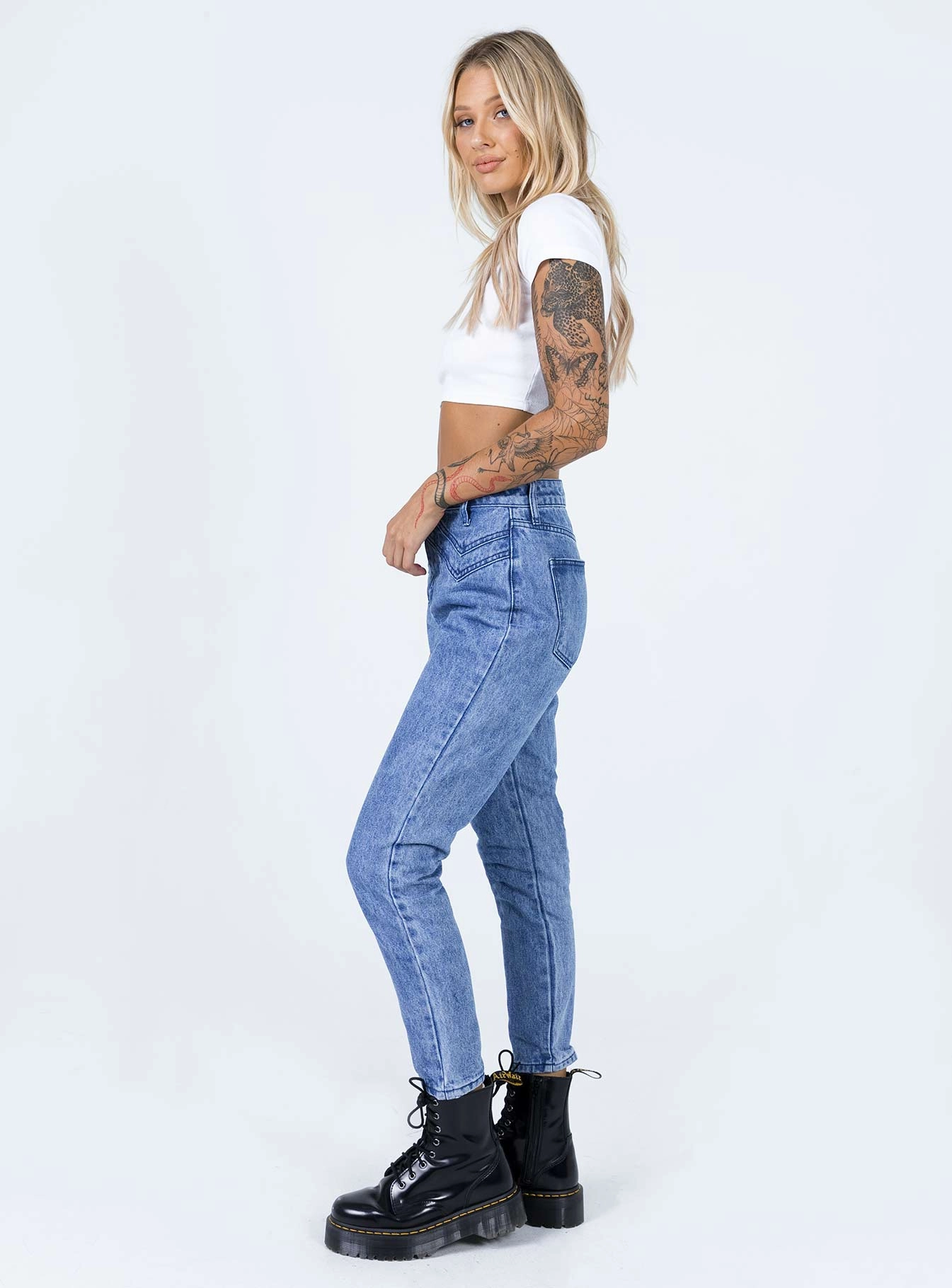 Relaxed Style City Walk Trend Setter Vernazza Yolk Detail Denim Jeans