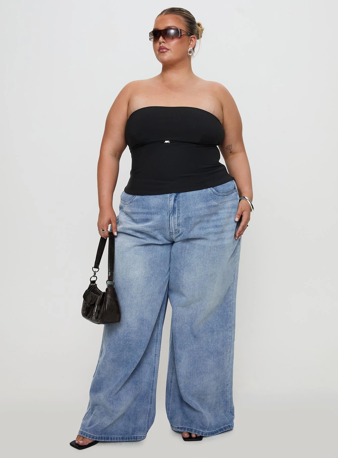 Naylor Mid Rise Wide Leg Jeans Light Wash Denim Curve Base Look