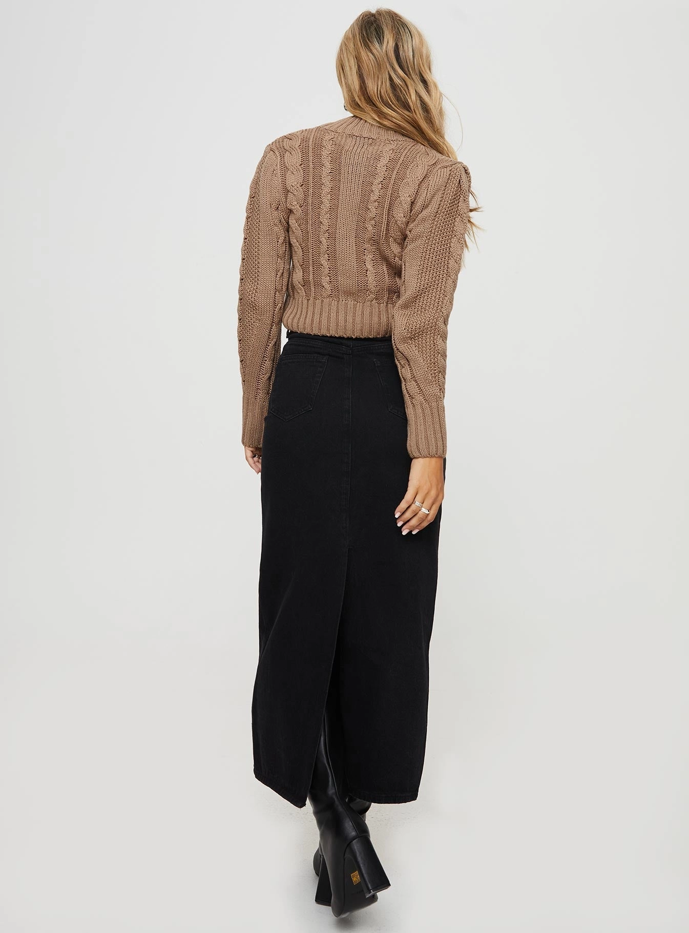 Whessler Split Back Denim Midi Skirt Black Mood Outfit