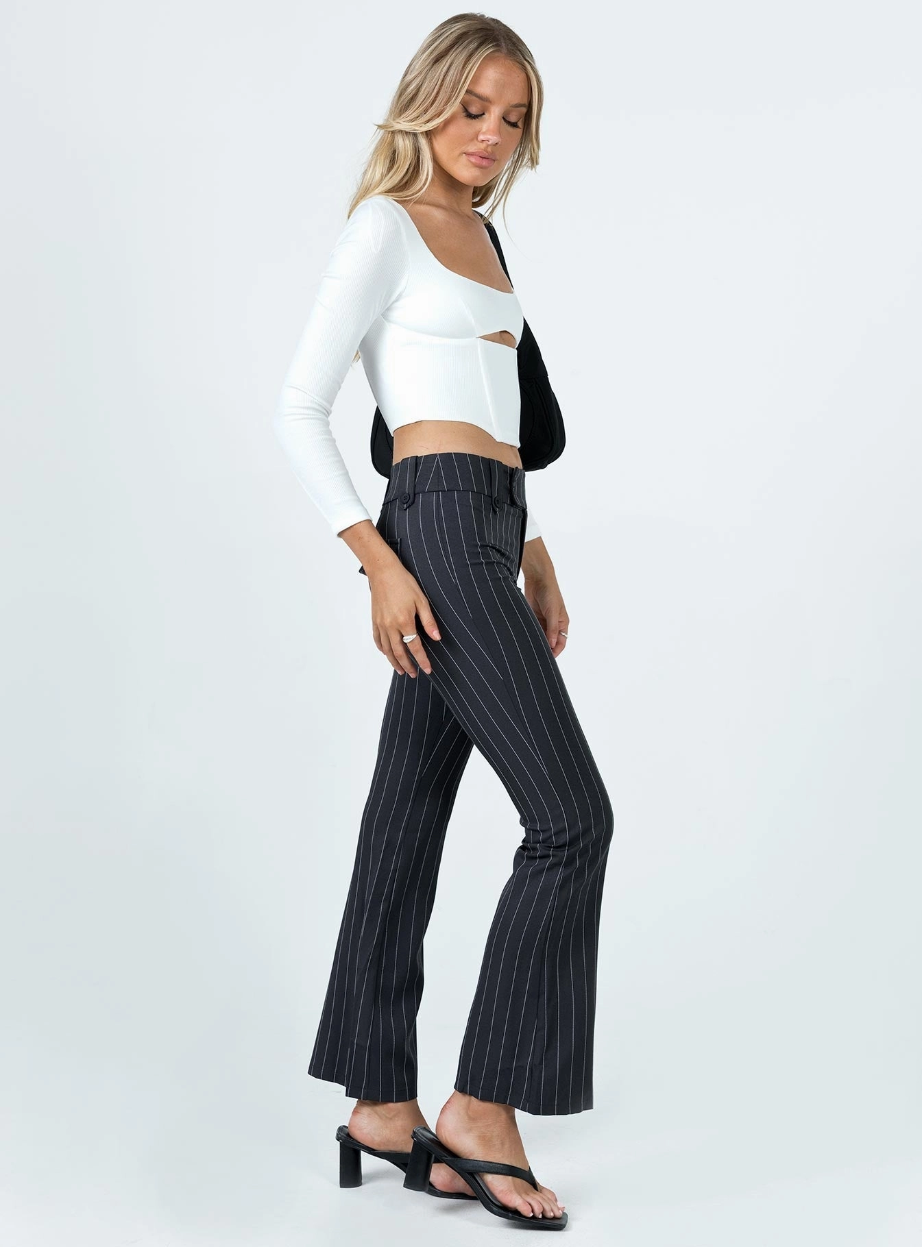 Move Comfort Static free Yianna Low Waist Flare Pant Grey Pinstripe