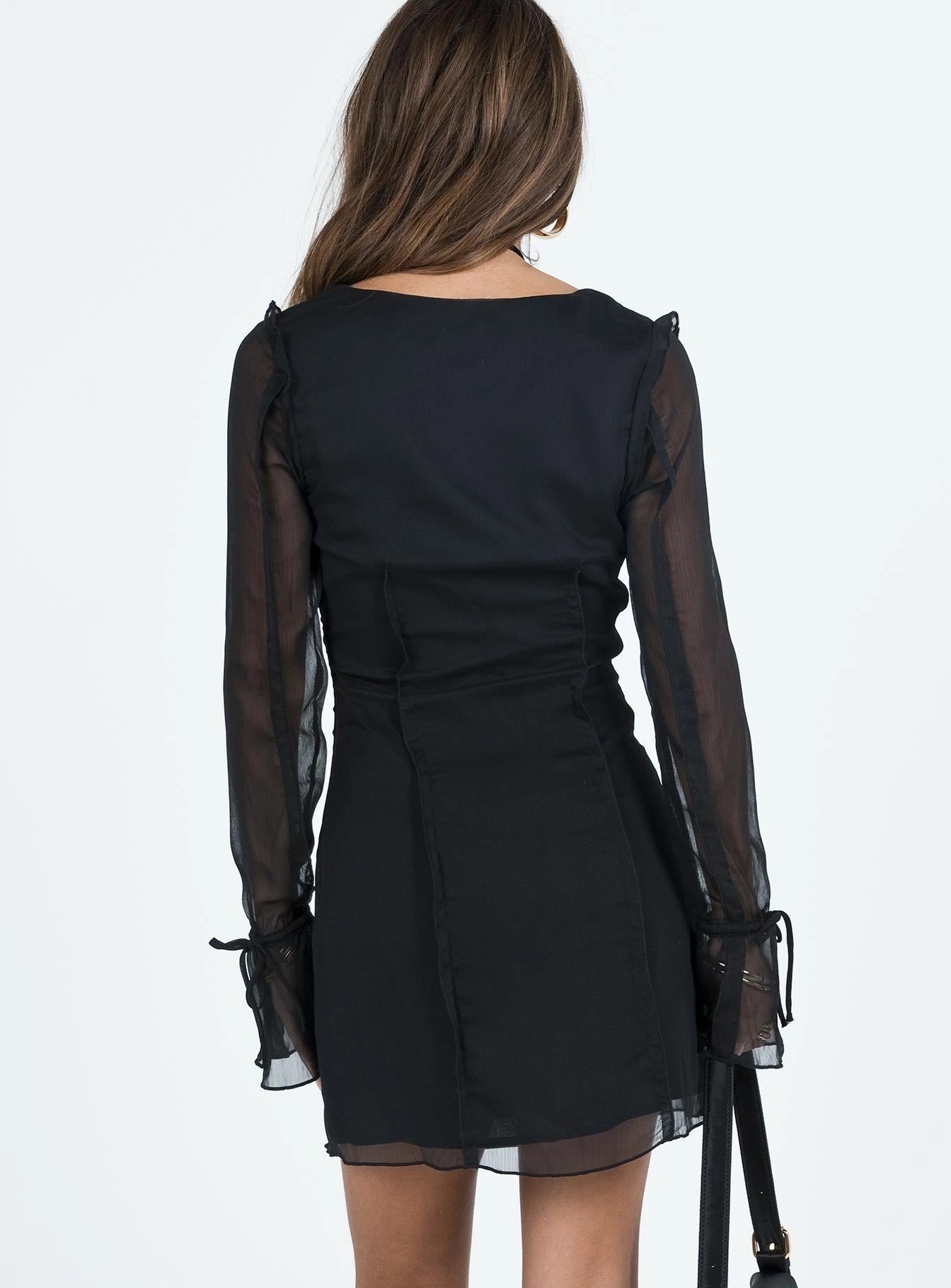 Gift-Worthy Zahn Long Sleeve Mini Dress Black